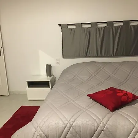 Le Domaine De Canelle Bed & Breakfast 4*